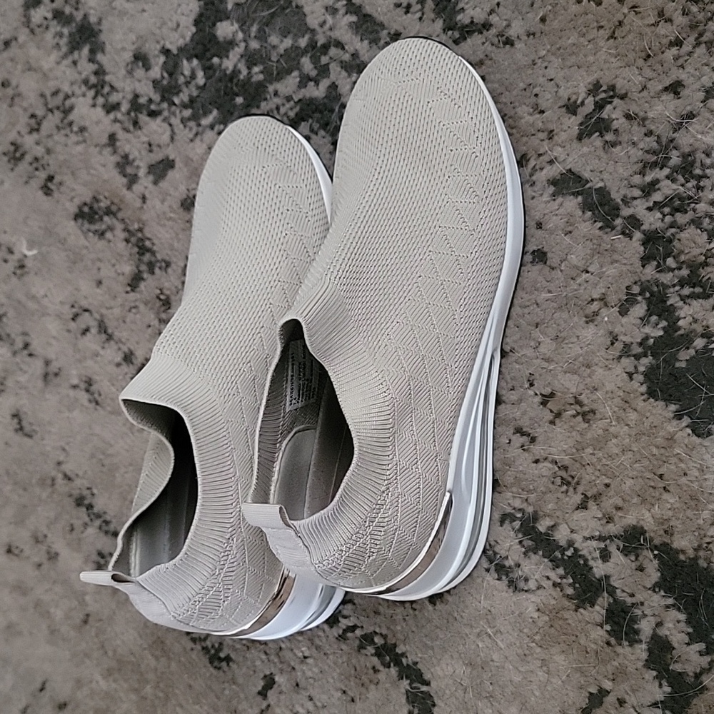 Steve Madden Slip Ons